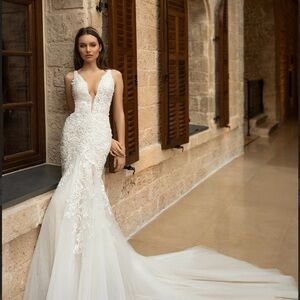 **NEVER WORN - NEW WITH TAGS** - Pollardi Ida Torez Seduction Bridal Gown